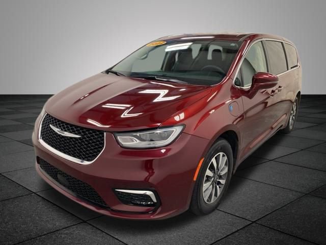 Used 2022 Chrysler Pacifica Touring-L image 3