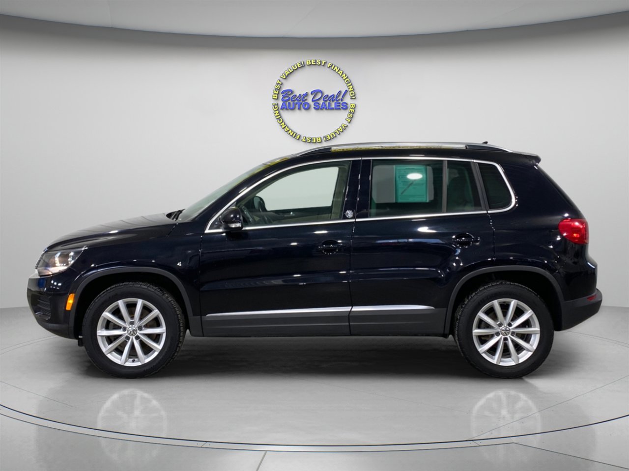 Used 2017 Volkswagen Tiguan Wolfsburg Edition image 3