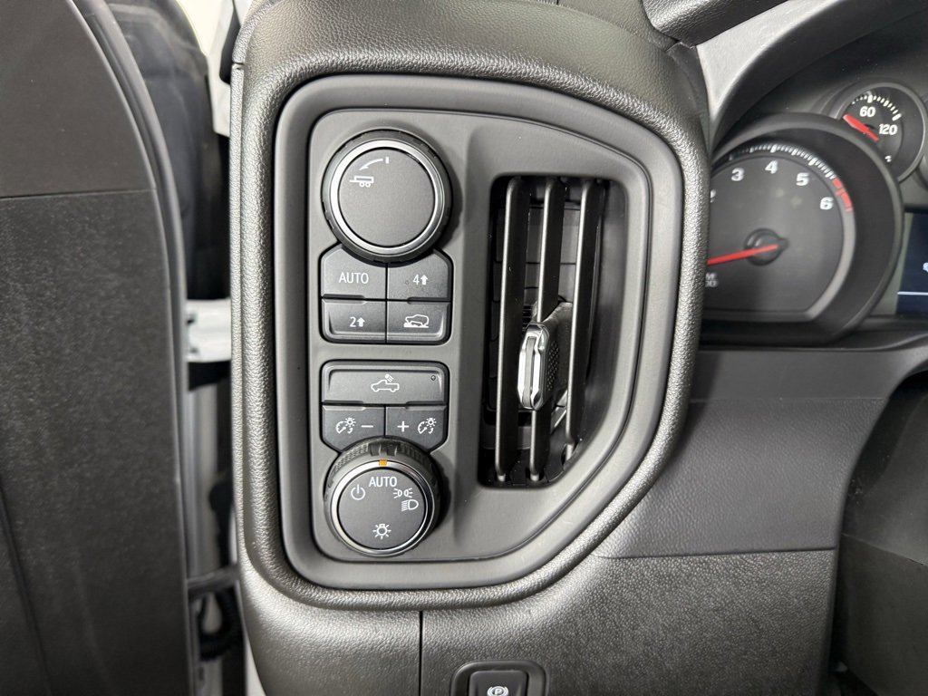 Used 2019 Chevrolet Silverado 1500 Custom image 19