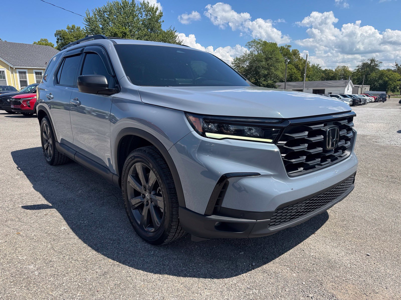 Used 2025 Honda Pilot Sport image 10