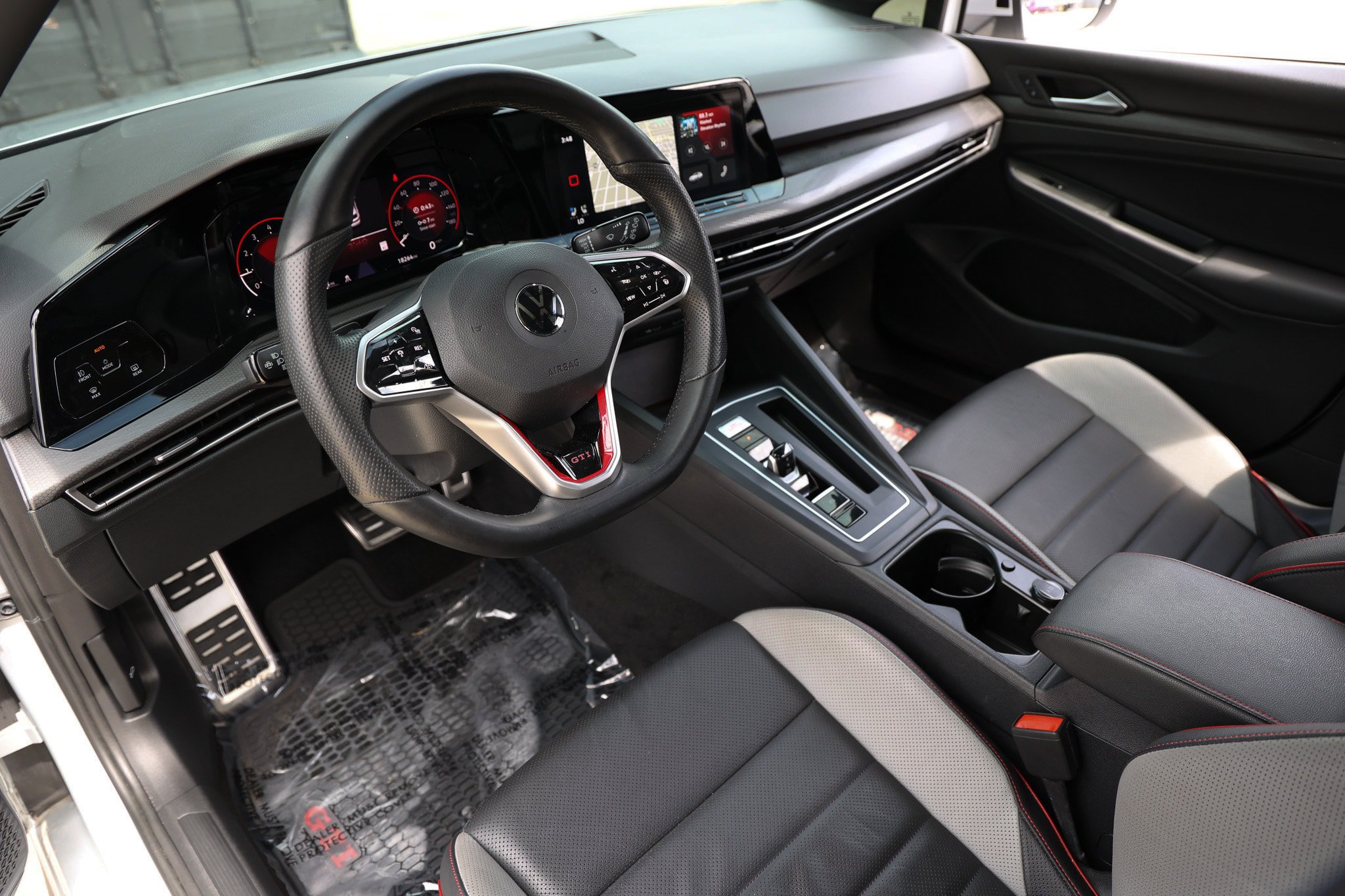 Used 2022 Volkswagen GTI SE FWD image 6