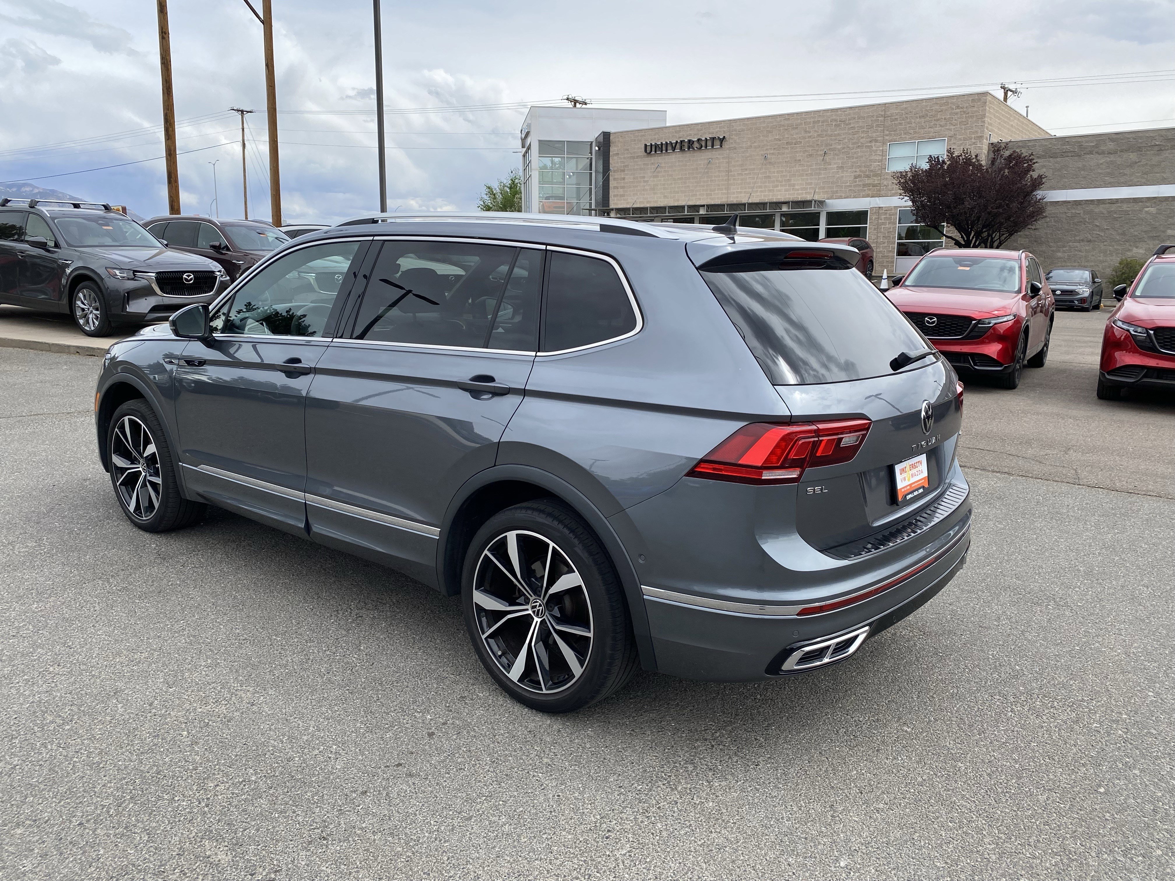 Used 2023 Volkswagen Tiguan SEL R-Line image 45