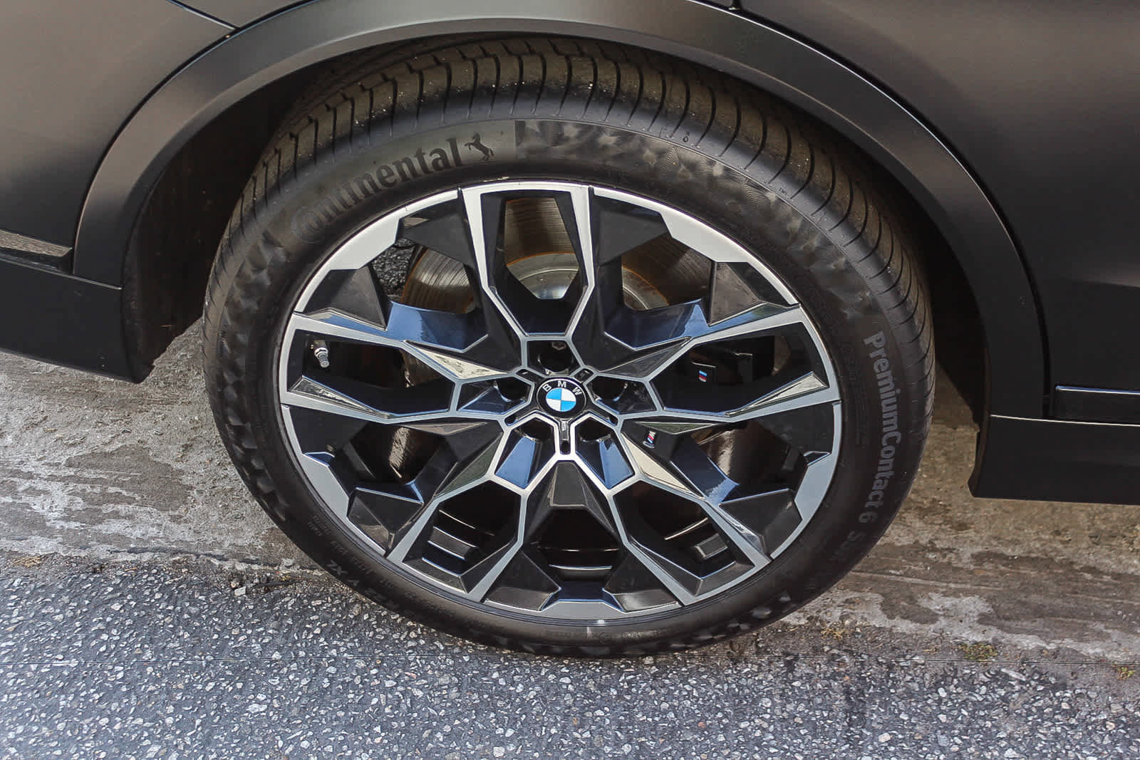Certified 2024 BMW X7 M60i w/ Executive Package AWD/4WD image 8