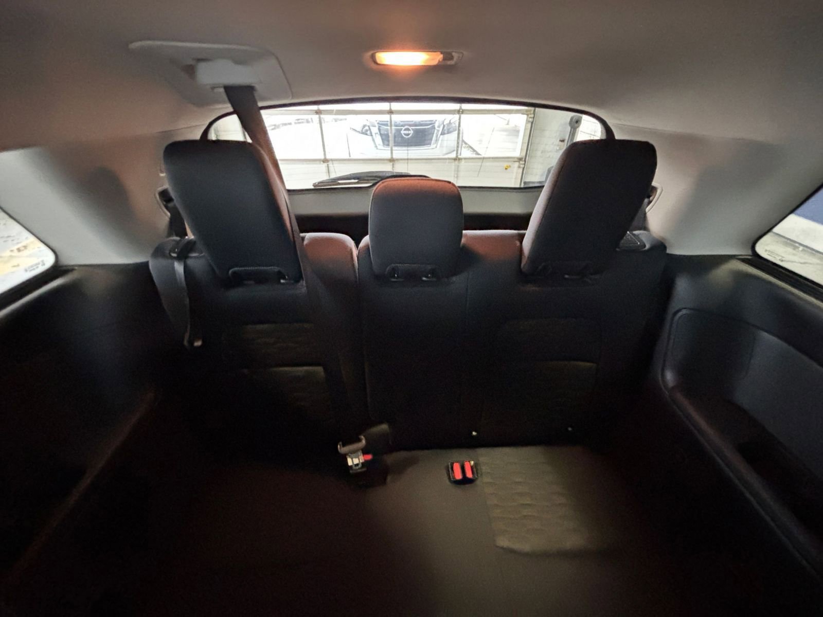 Used 2025 Nissan Pathfinder SV image 36