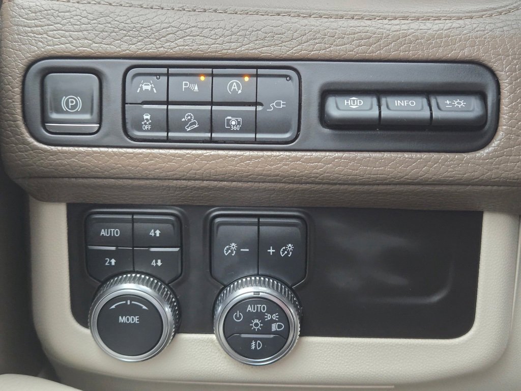 Used 2022 GMC Yukon XL Denali image 14