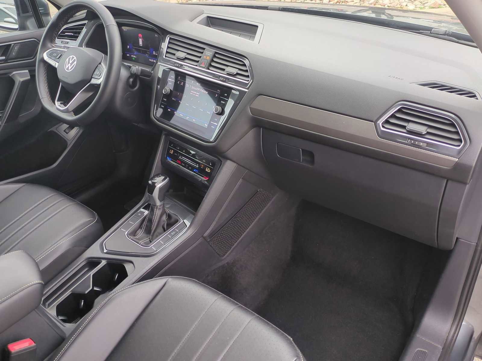 Used 2024 Volkswagen Tiguan SE image 28