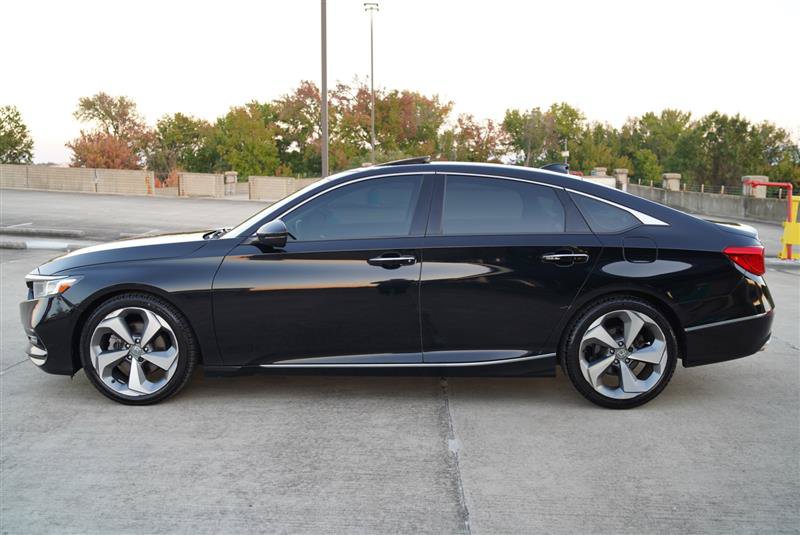 Used 2019 Honda Accord Touring image 3
