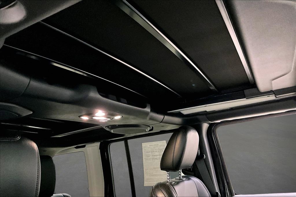 Used 2022 Jeep Wrangler Unlimited Rubicon image 27