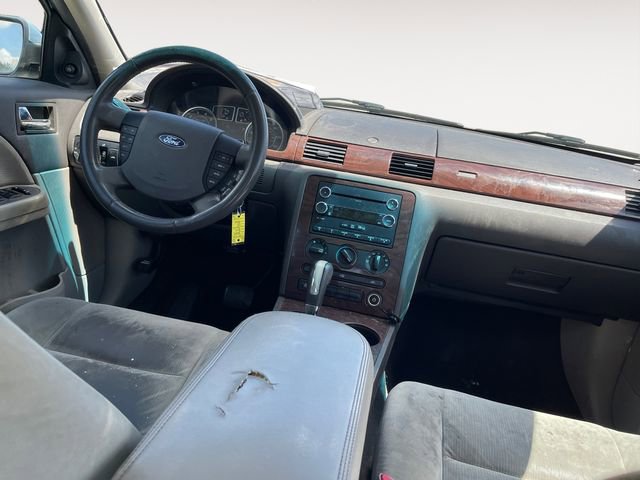 Used 2009 Ford Taurus SE FWD image 10