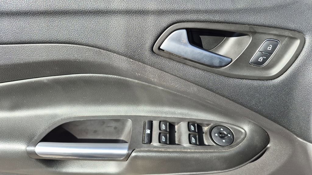 Used 2018 Ford Escape SEL image 8