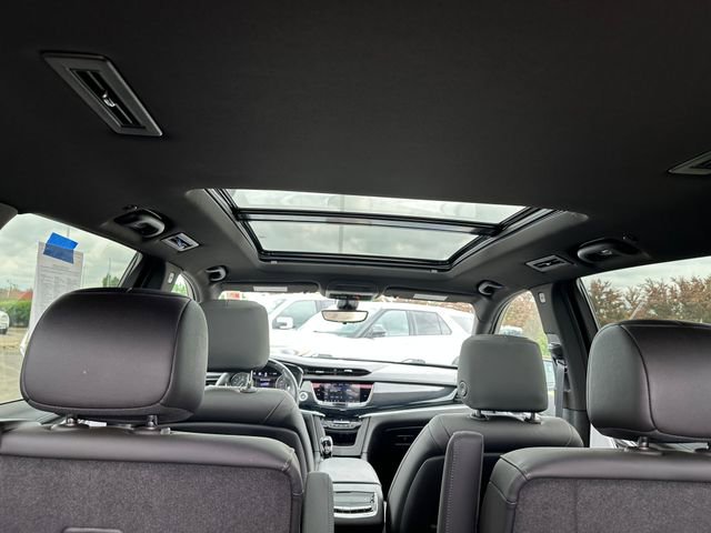 Used 2024 Cadillac XT6 Sport w/ Technology Package image 13