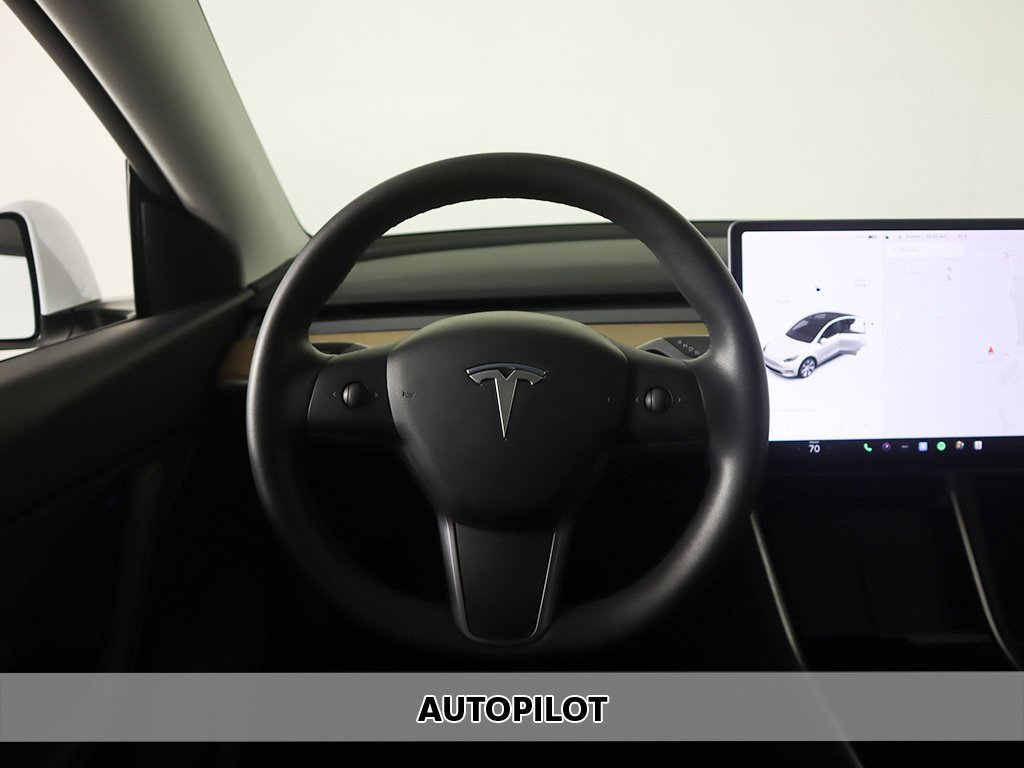 Used 2021 Tesla Model Y Long Range image 3