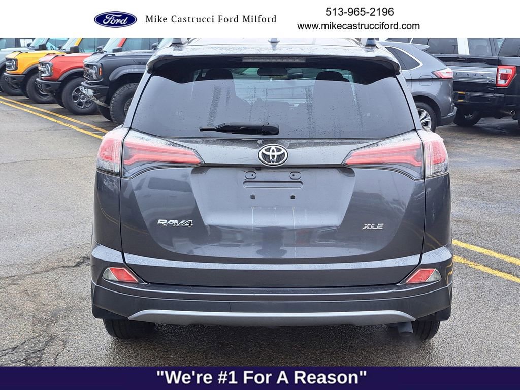Used 2018 Toyota RAV4 XLE image 4