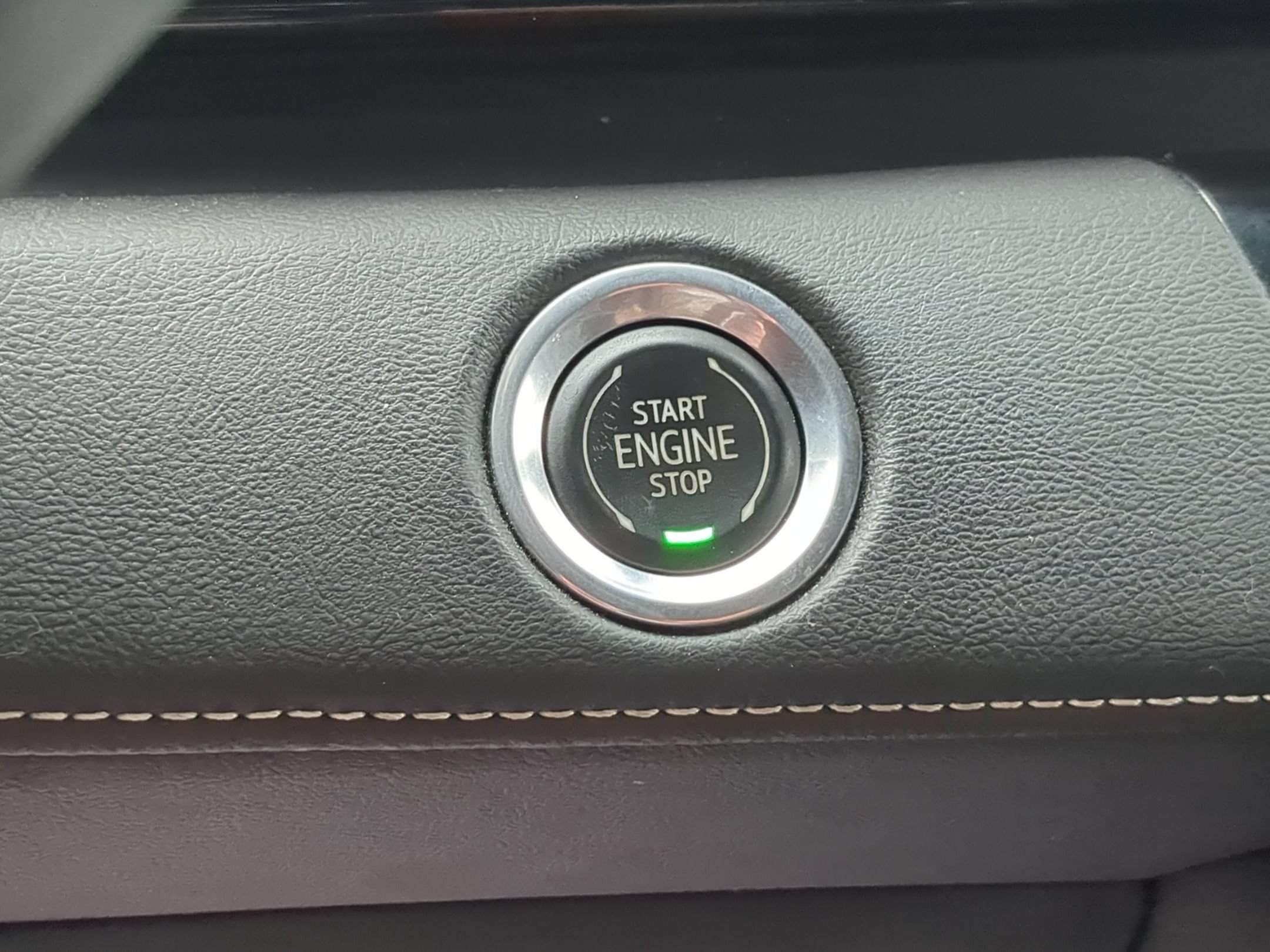 Certified 2022 Cadillac Escalade Luxury AWD/4WD image 16