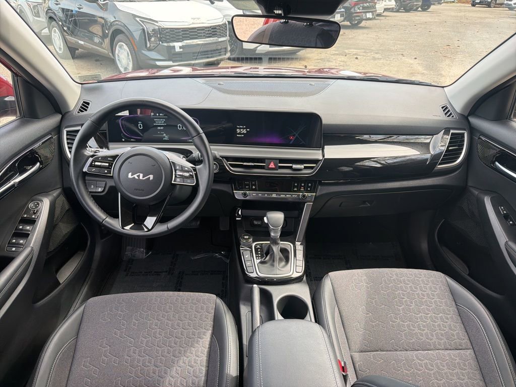Certified 2025 Kia Seltos S image 21