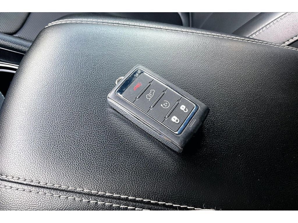 Used 2025 Jeep Grand Cherokee L Limited w/ Luxury Tech Group II image 11