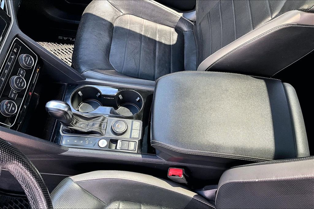 Used 2022 Volkswagen Atlas SEL Premium AWD/4WD image 16