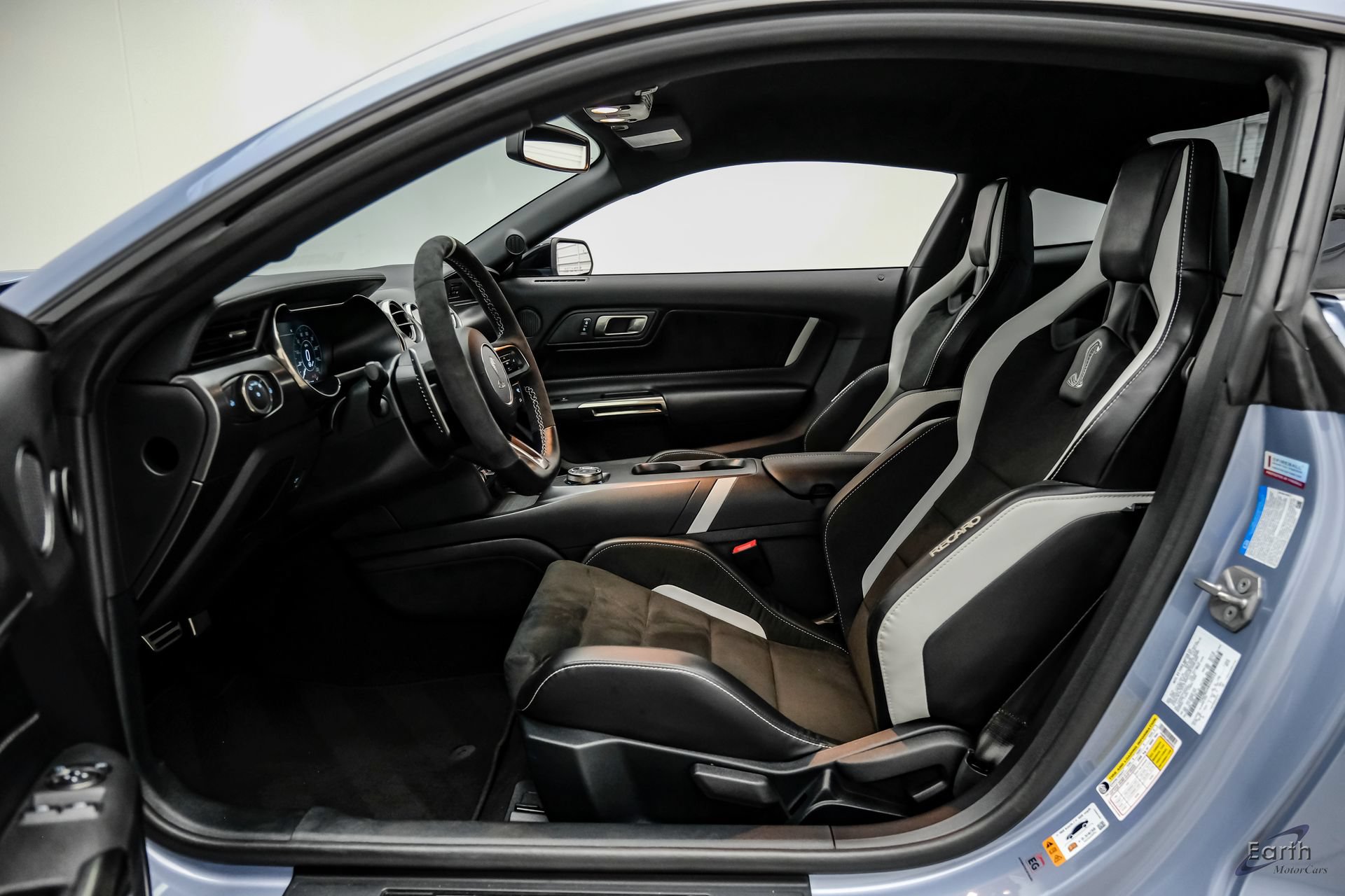 Used 2022 Ford Mustang Shelby GT500 w/ Technology Package RWD image 48