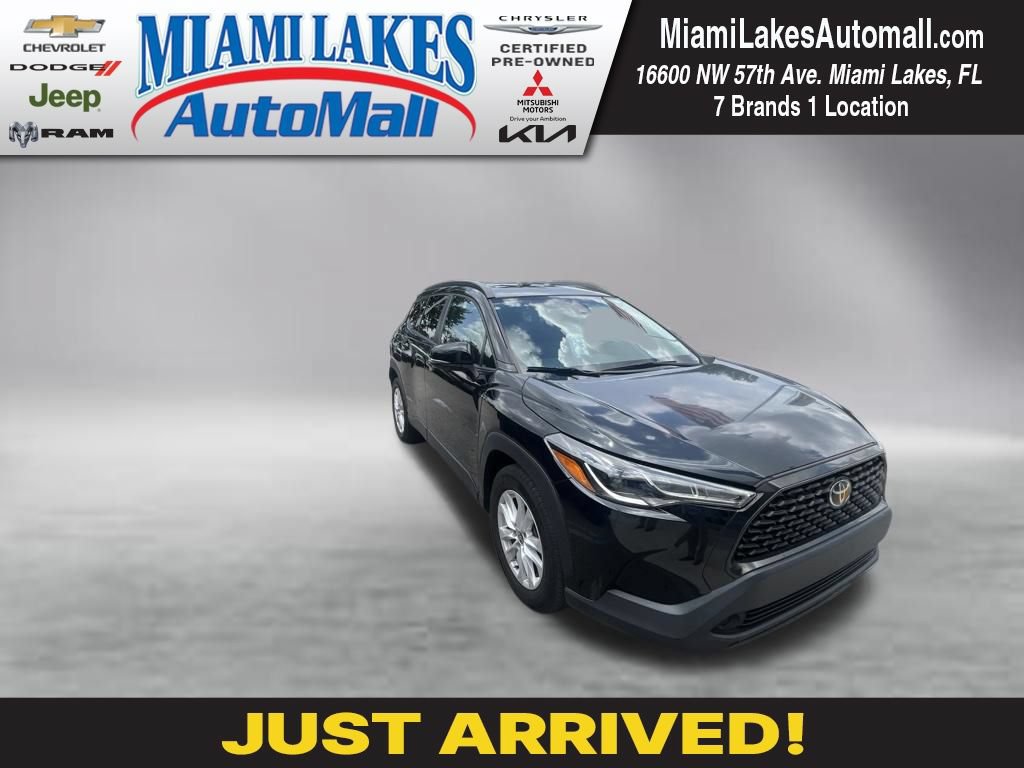 Used 2022 Toyota Corolla Cross LE w/ Moonroof Package