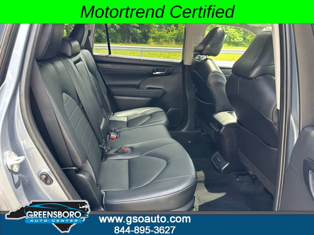 Used 2020 Toyota Highlander XLE AWD/4WD image 20