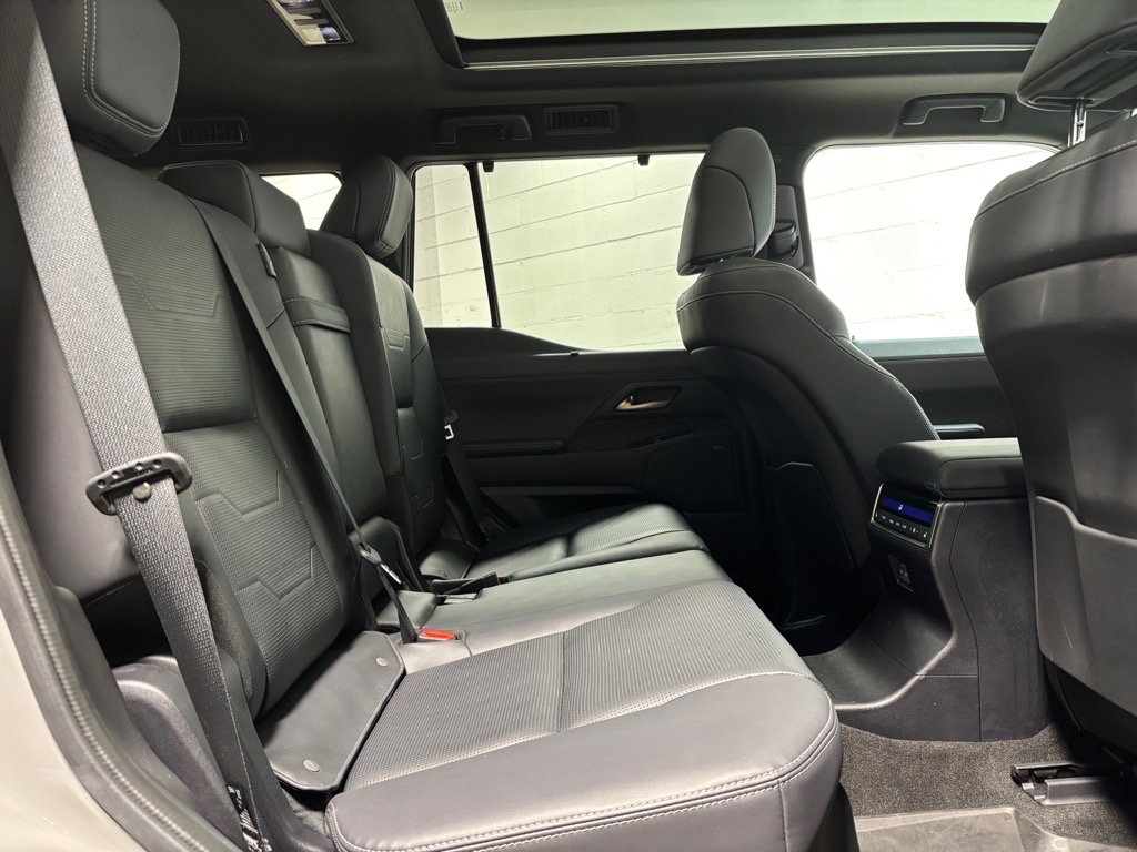 Used 2024 Lexus GX 550 image 40
