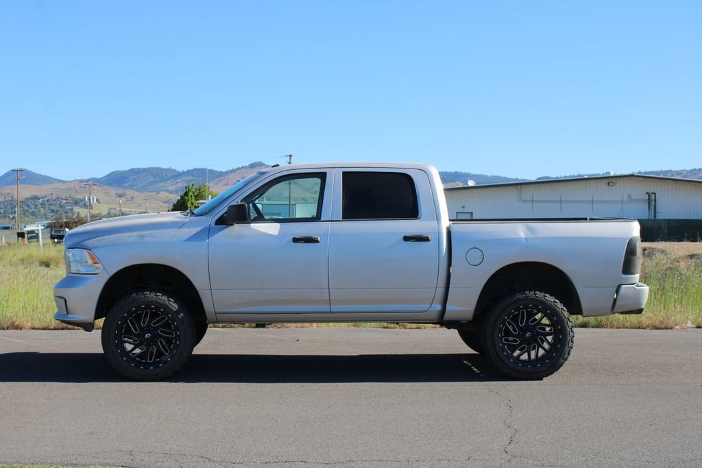 Used 2017 RAM 1500 Express AWD/4WD image 2