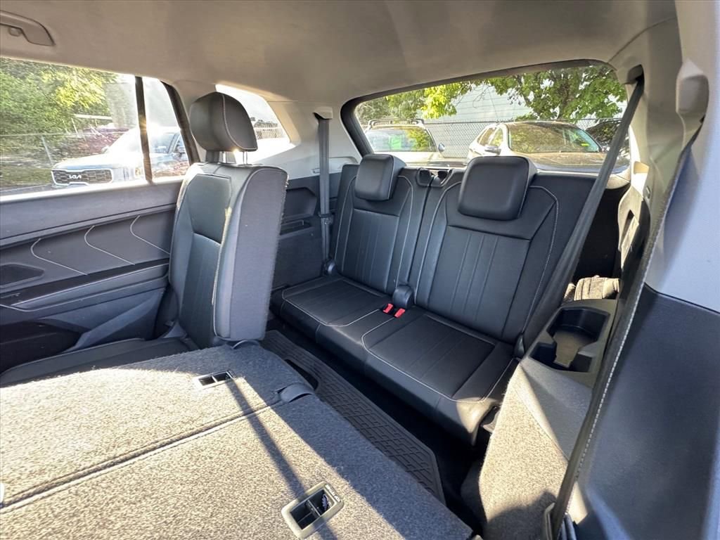 Used 2023 Volkswagen Tiguan SE FWD image 12