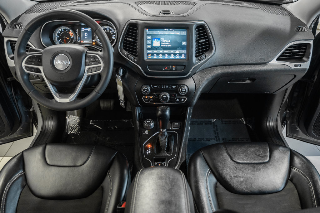 Used 2022 Jeep Cherokee Latitude w/ Trailer Tow Group AWD/4WD image 19