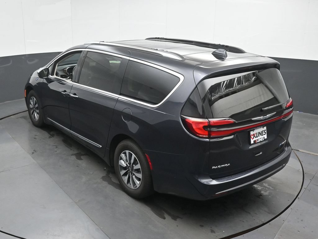 Used 2021 Chrysler Pacifica Limited w/ Premium & Safety Sphere Group FWD image 41