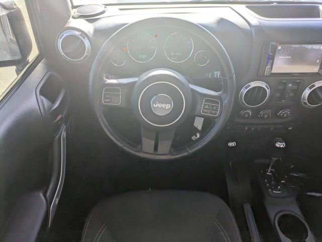 Used 2017 Jeep Wrangler Unlimited Sahara AWD/4WD image 13