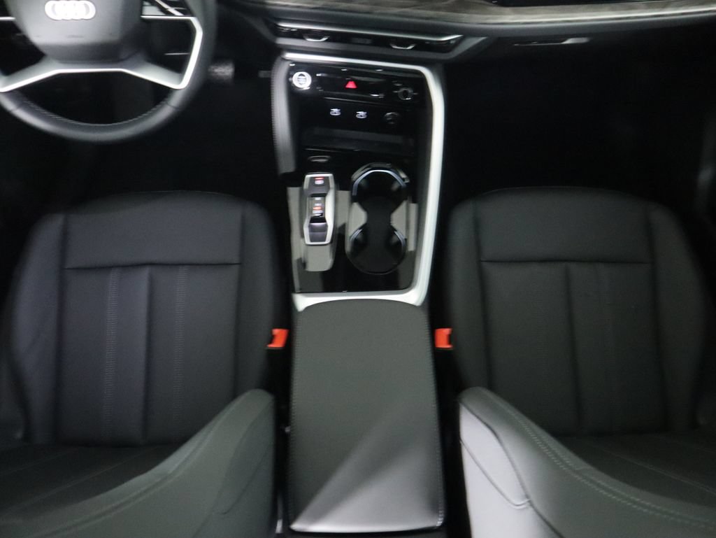Used 2025 Audi Q5 Premium w/ Premium Plus AWD/4WD image 19