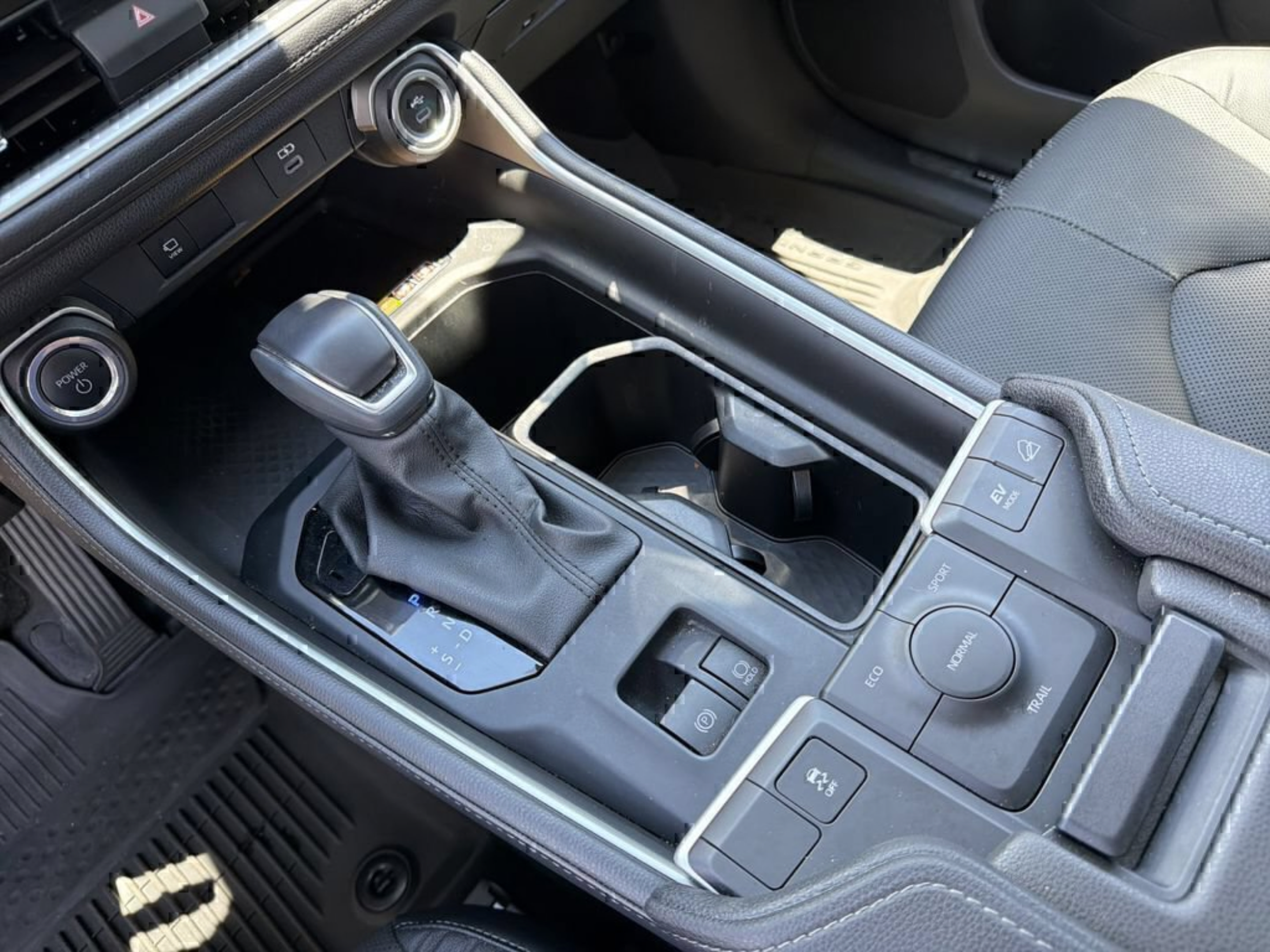 Used 2024 Toyota Grand Highlander AWD Hybrid image 15