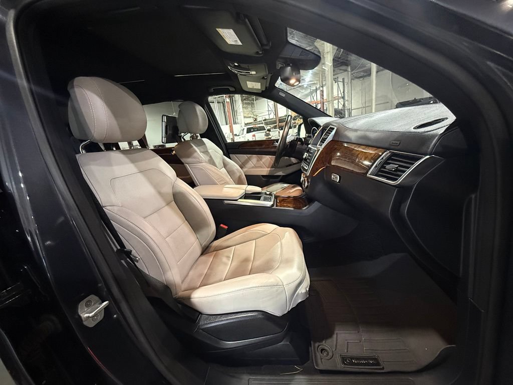 Used 2015 Mercedes-Benz GL 450 4MATIC image 24