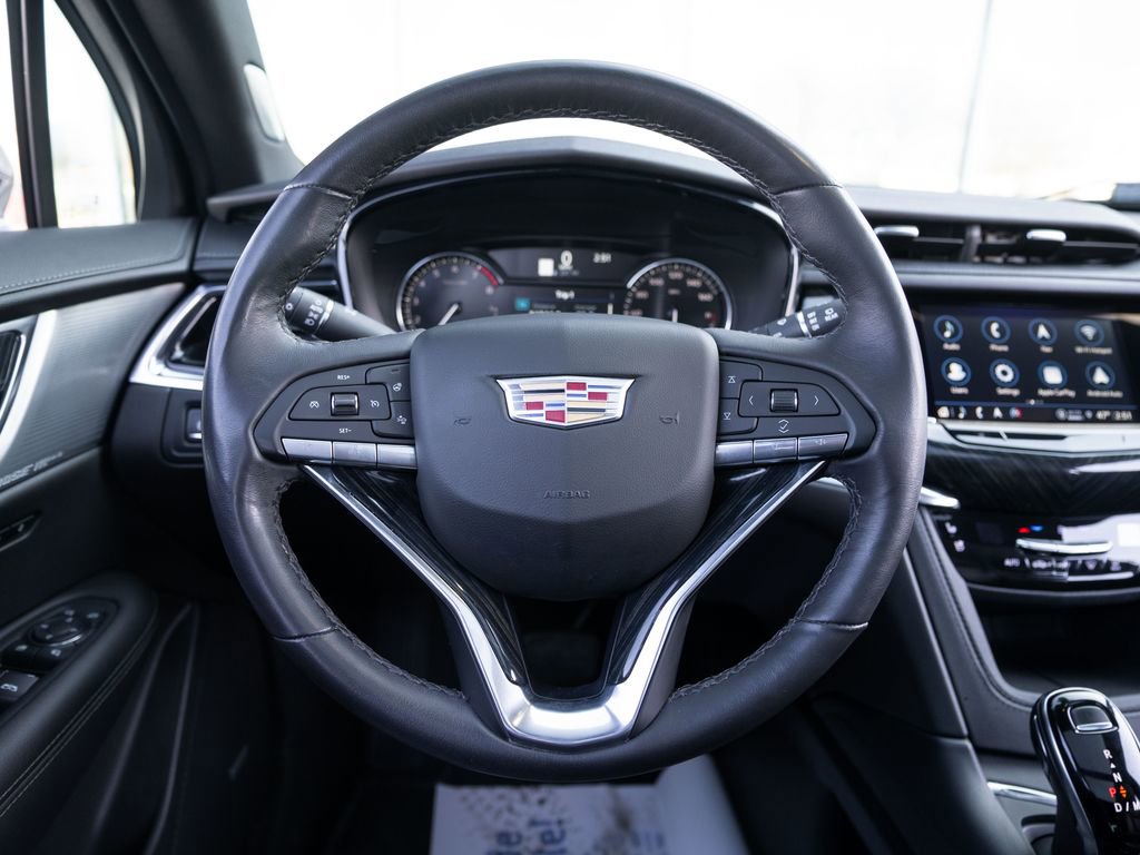 Used 2022 Cadillac XT6 Premium Luxury image 16