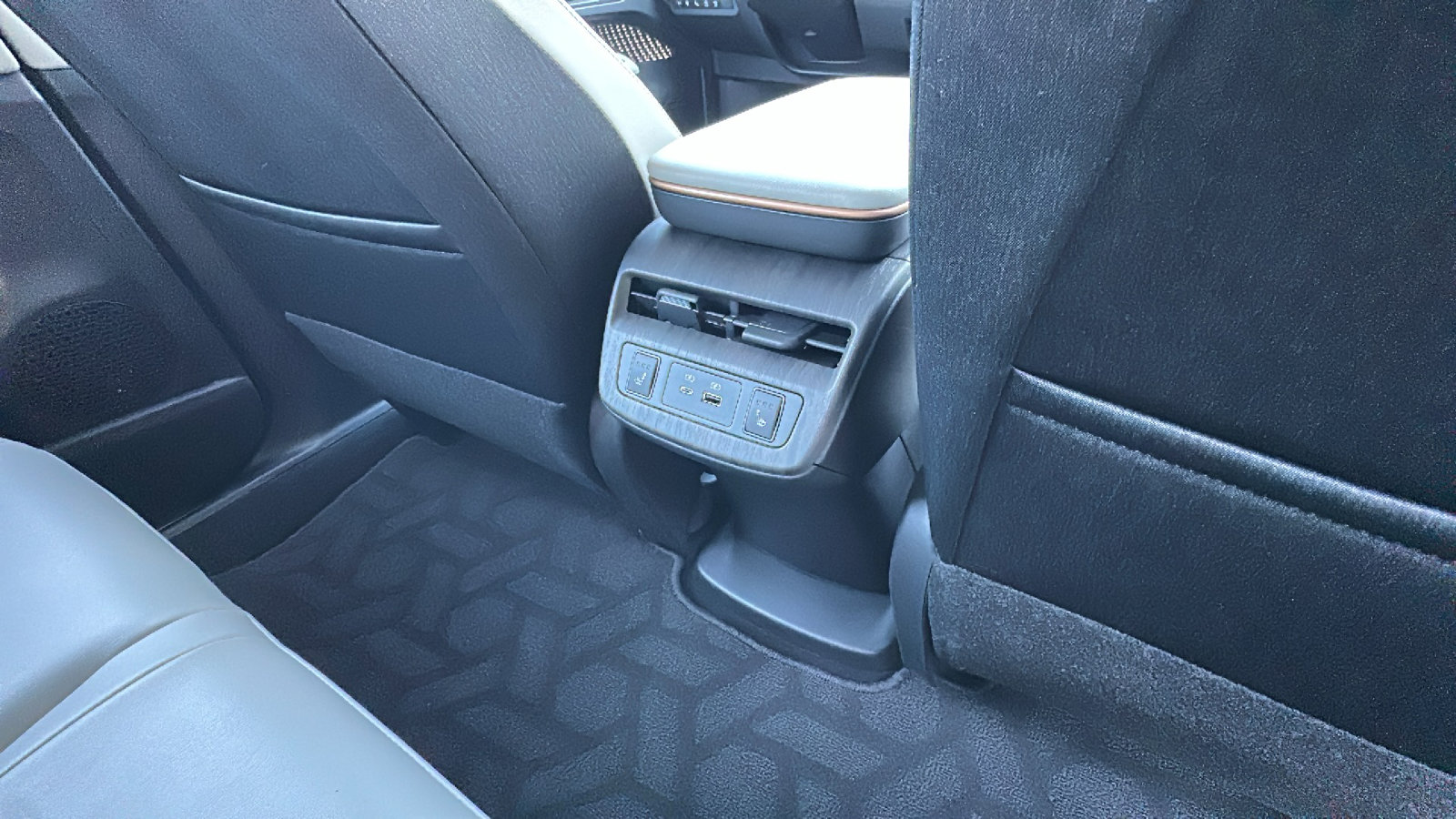 Certified 2024 Nissan Ariya AWD image 25