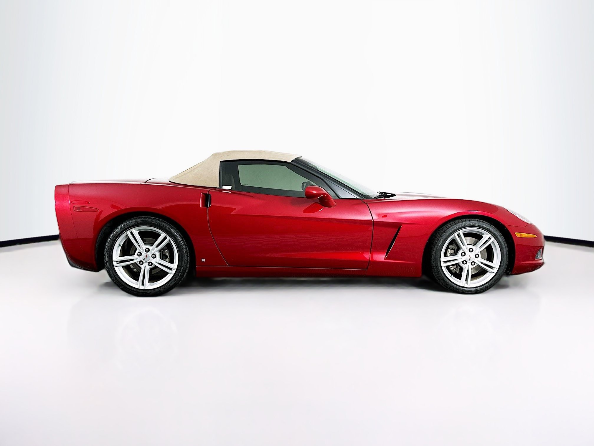 Used 2008 Chevrolet Corvette Convertible w/ Preferred Equipment Group RWD image 10