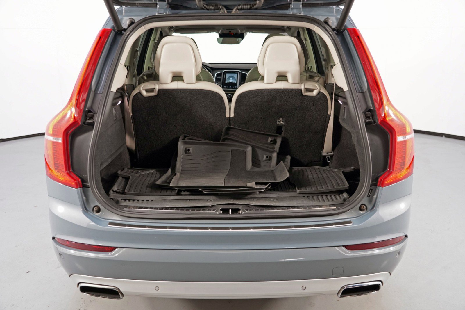 Used 2020 Volvo XC90 T6 Momentum image 9