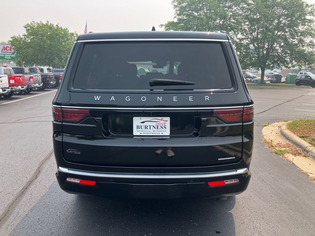 Used 2024 Jeep Wagoneer Series III AWD/4WD image 15