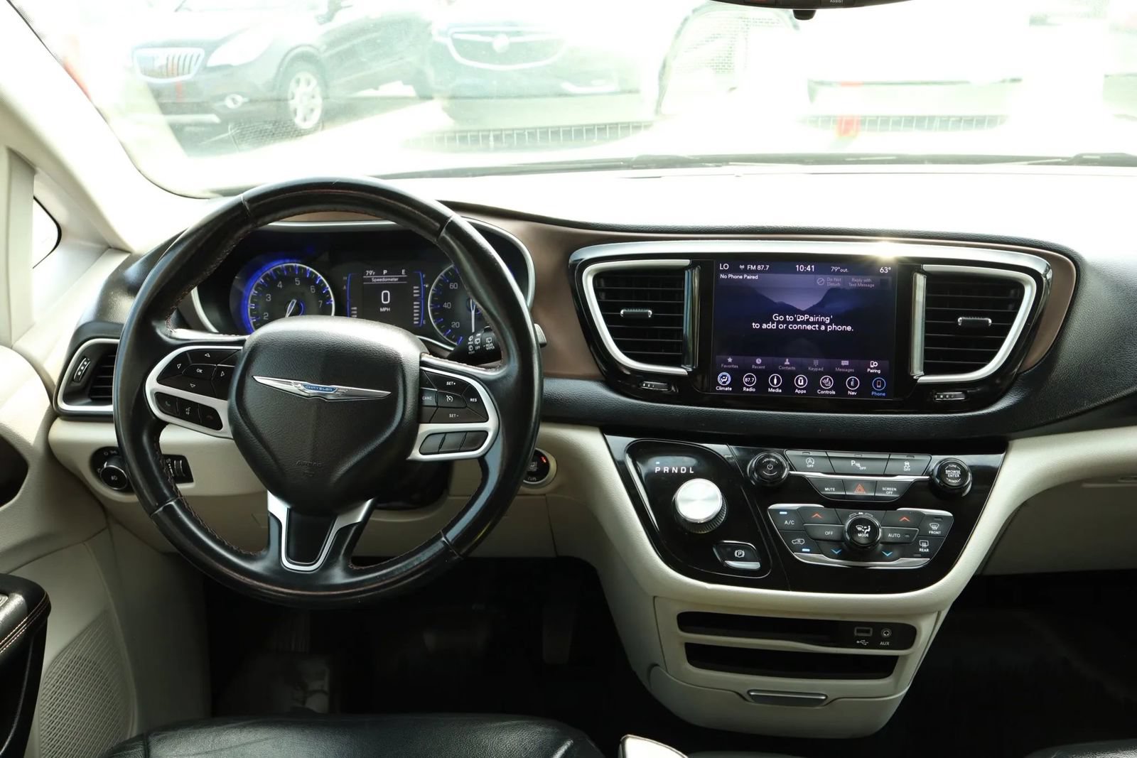 Used 2018 Chrysler Pacifica Touring-L FWD image 40