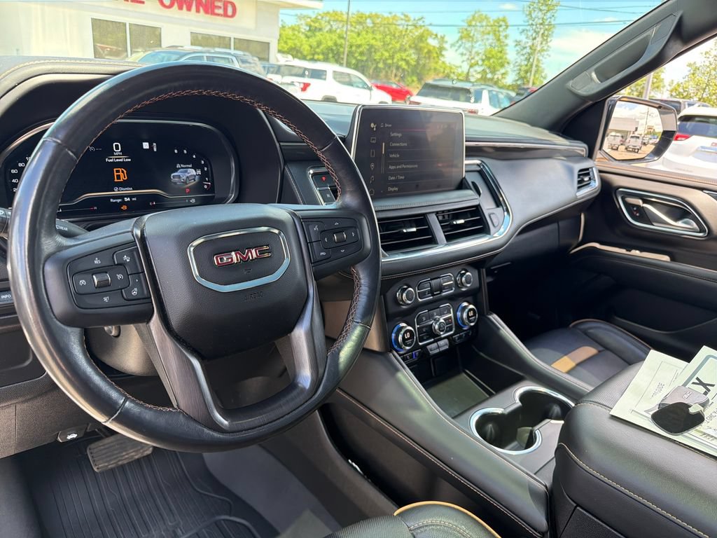 Used 2023 GMC Yukon XL AT4 w/ AT4 Premium Package AWD/4WD image 13