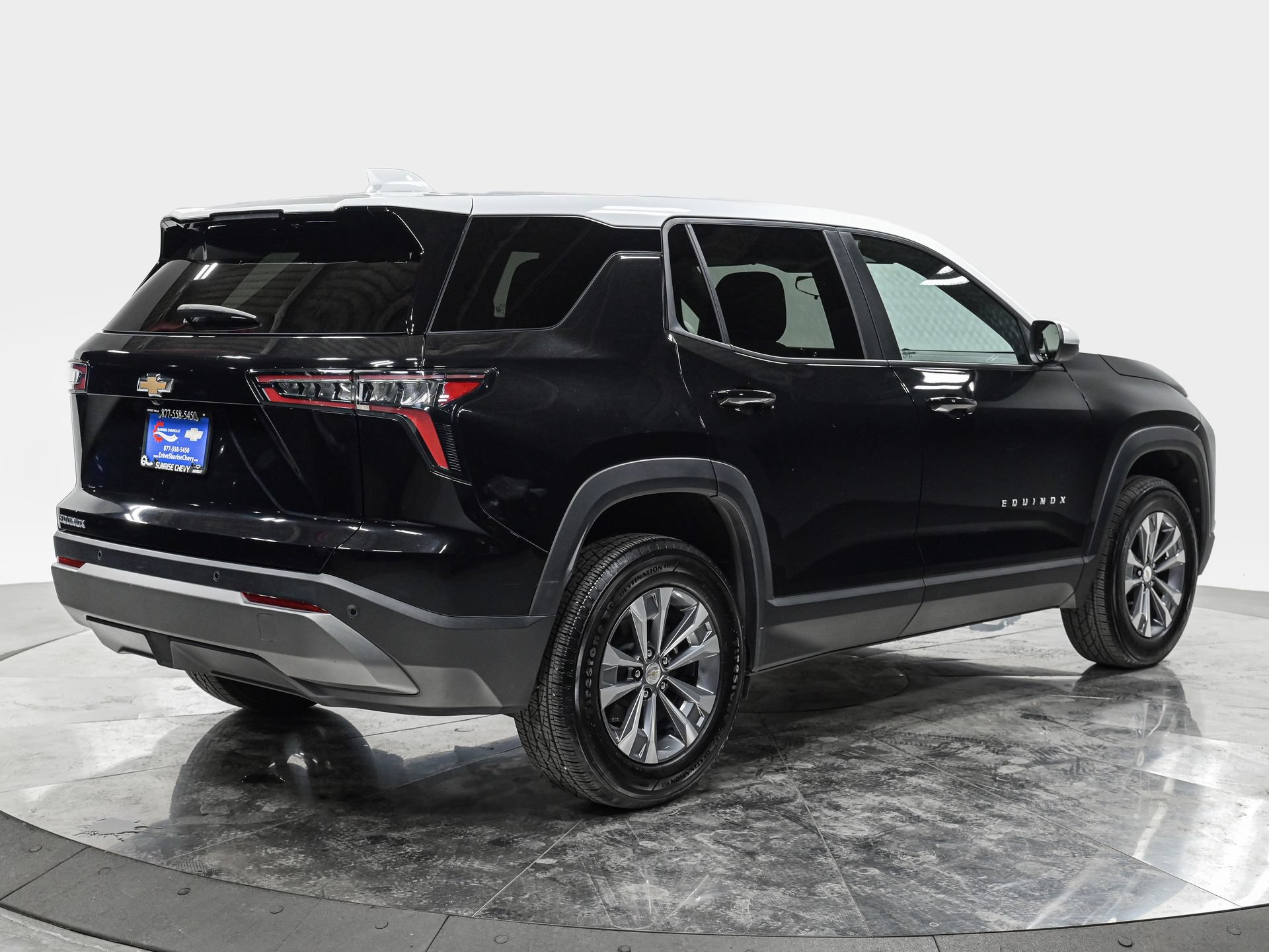 Used 2025 Chevrolet Equinox LT FWD image 7