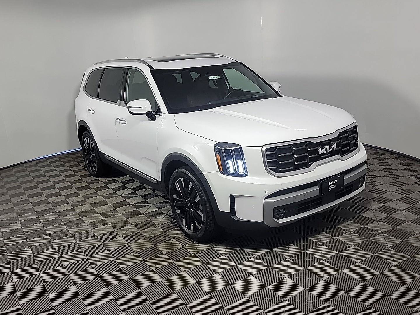 Used 2023 Kia Telluride SX Prestige AWD/4WD image 2