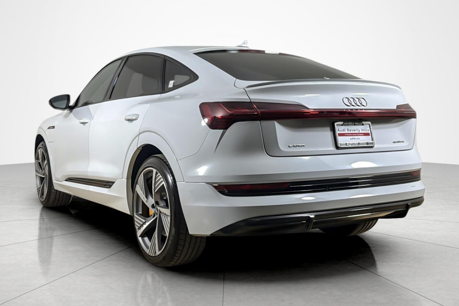 Used 2023 Audi e-tron Prestige w/ Prestige Package AWD/4WD image 3