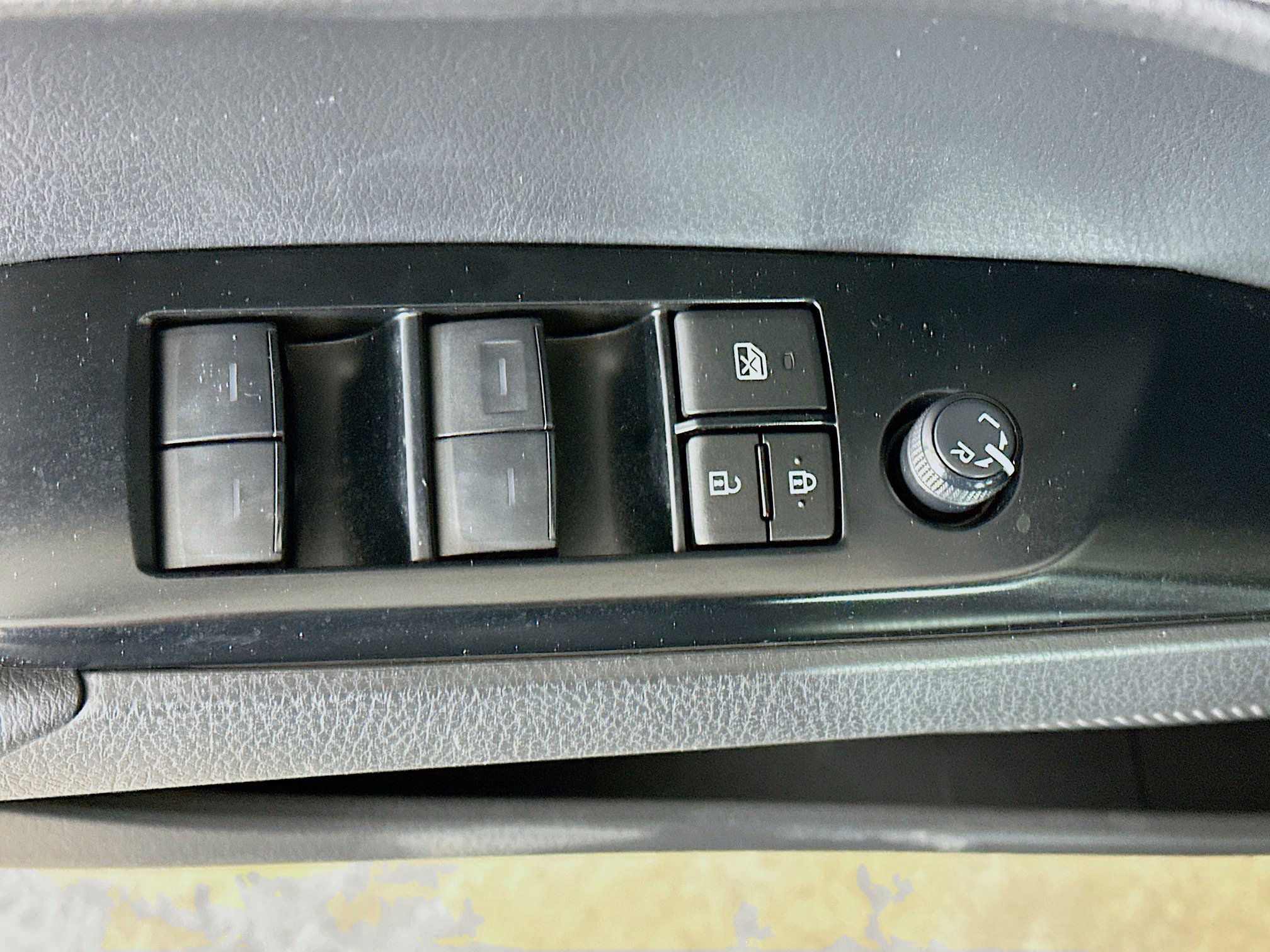 Used 2025 Toyota Camry SE image 15