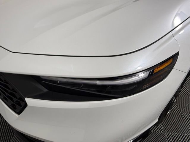 Used 2024 Honda Accord Sport image 11