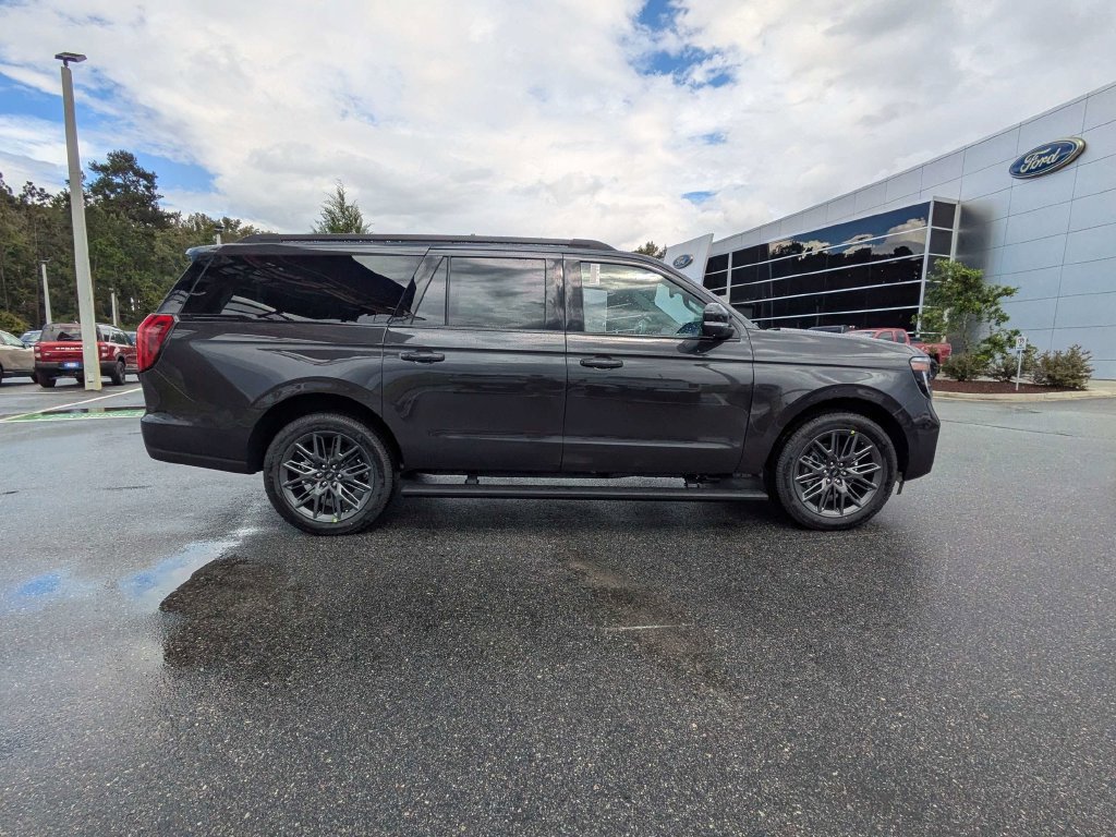 New 2027 Ford Expedition Max Platinum w/ Stealth Appearance Package AWD/4WD image 3
