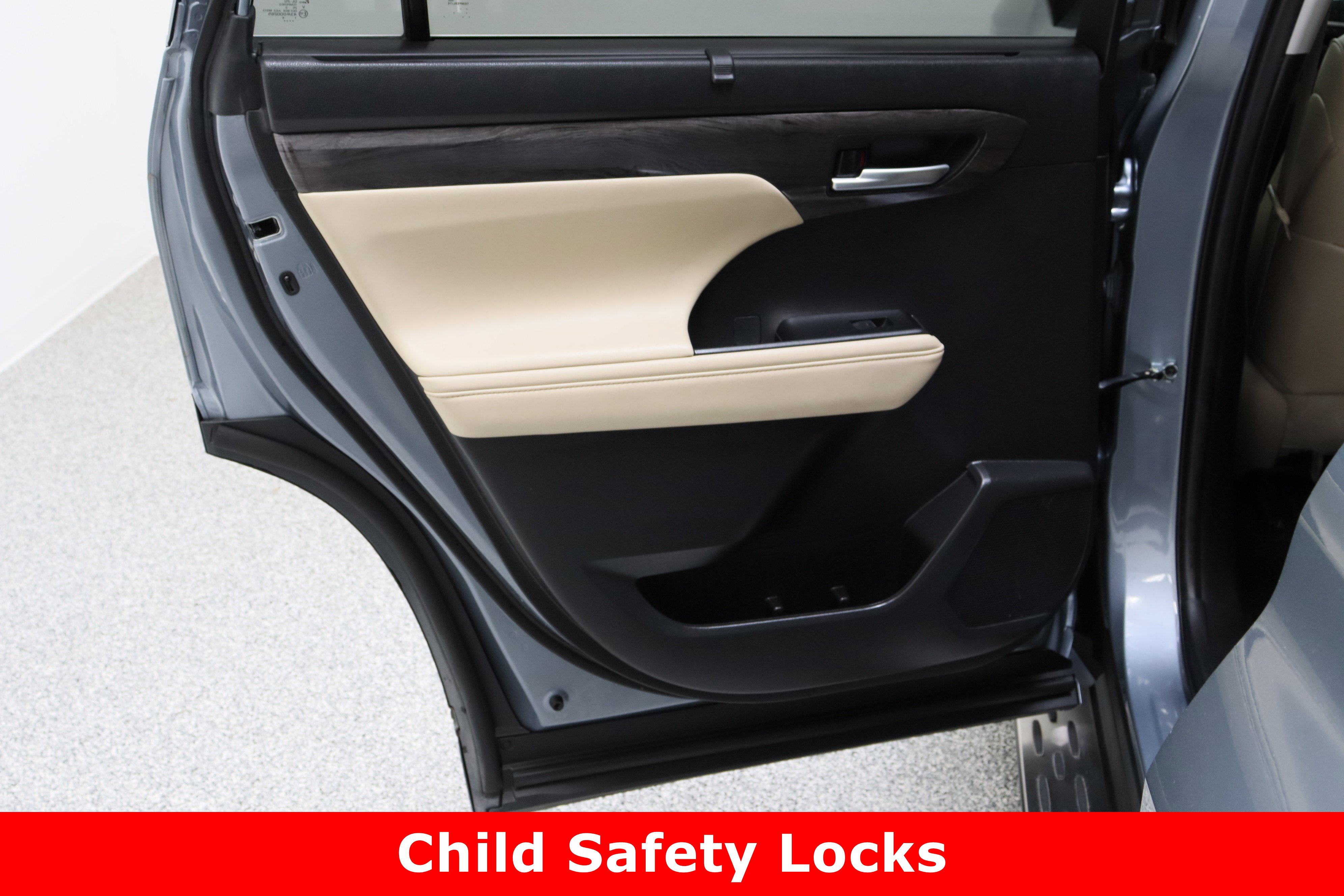 Used 2023 Toyota Highlander Limited image 28