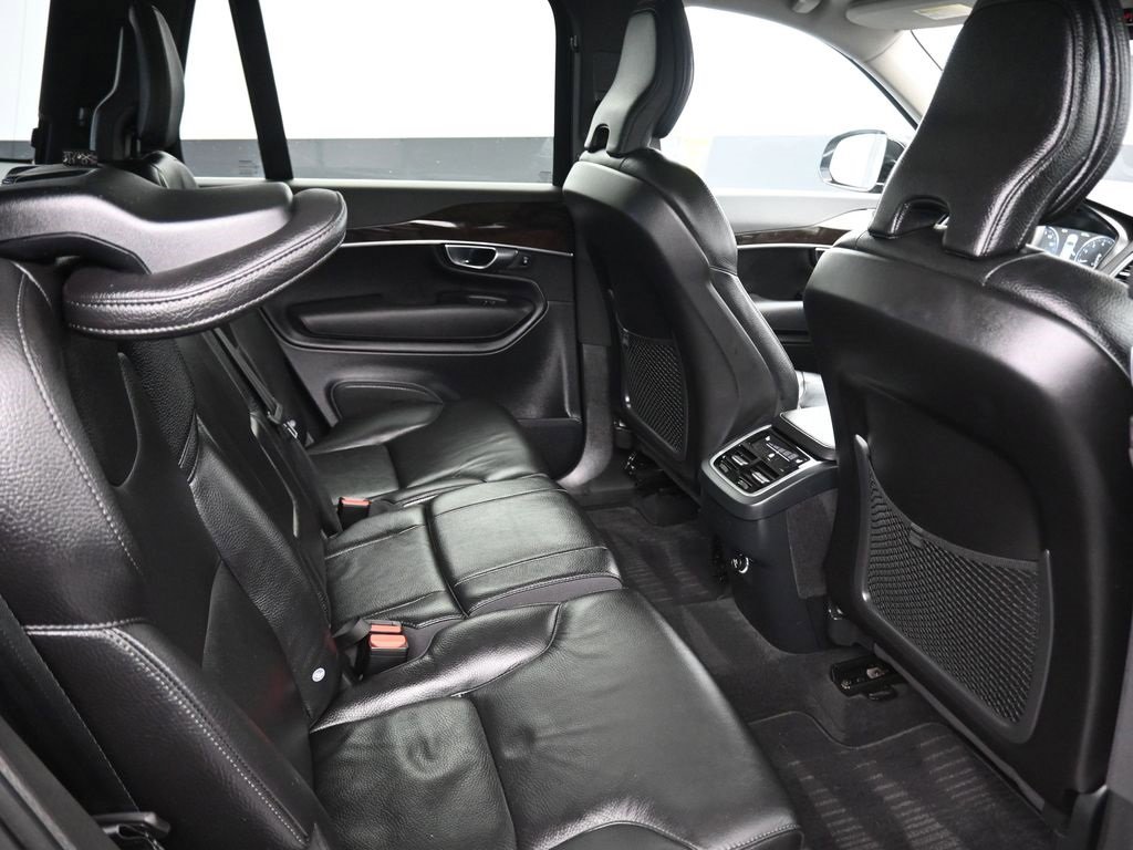 Used 2019 Volvo XC90 T6 Momentum w/ Protection Package Premier image 34