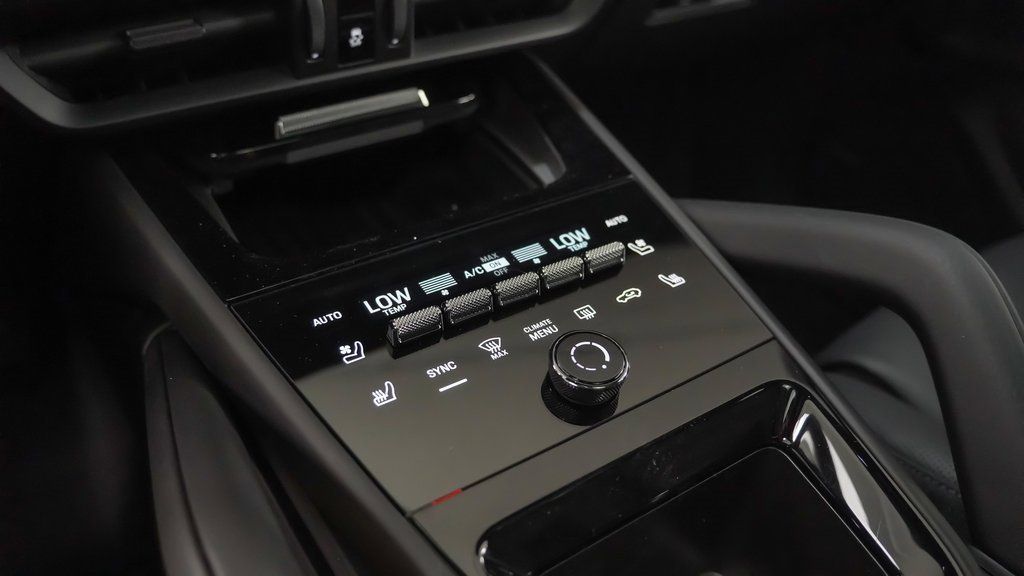 New 2025 Porsche Cayenne Coupe image 33