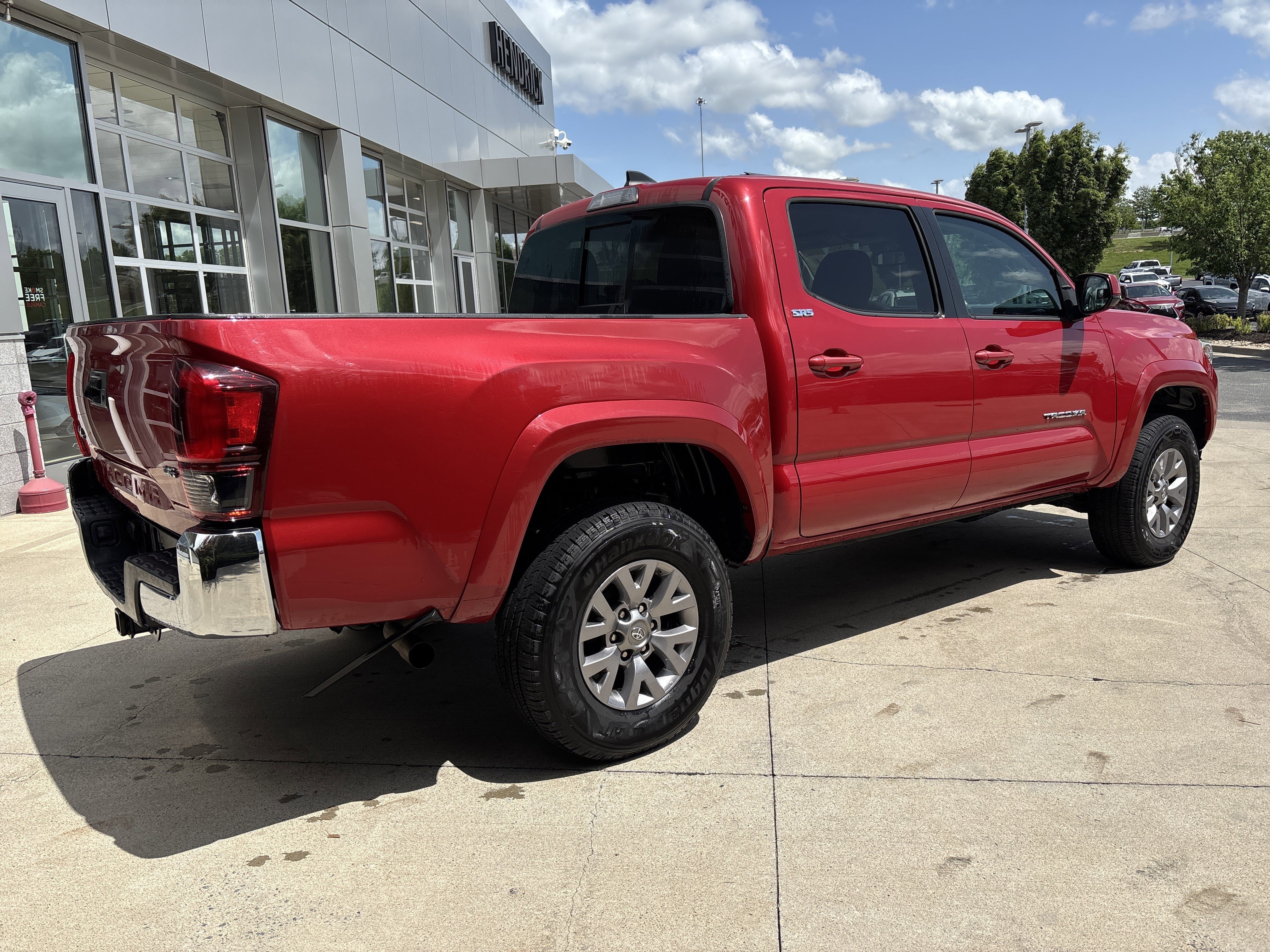 Used 2019 Toyota Tacoma SR5 AWD/4WD image 6